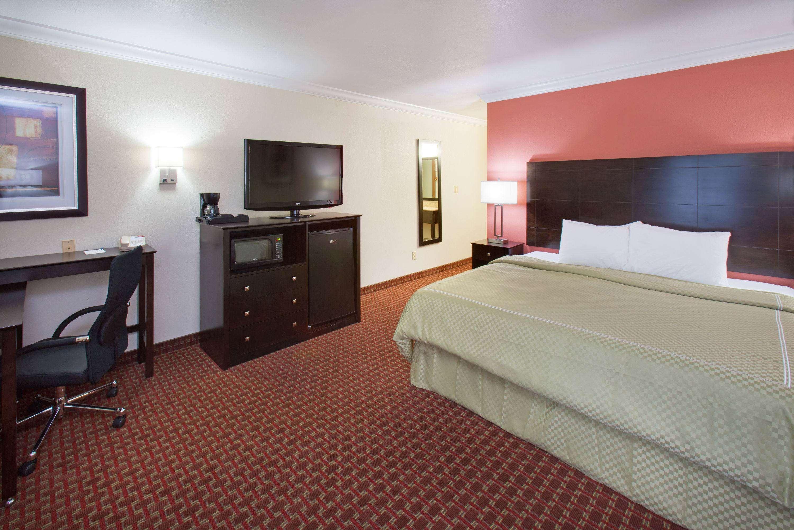 AmericInn by Wyndham Johnston Des Moines Urbandale Exterior foto